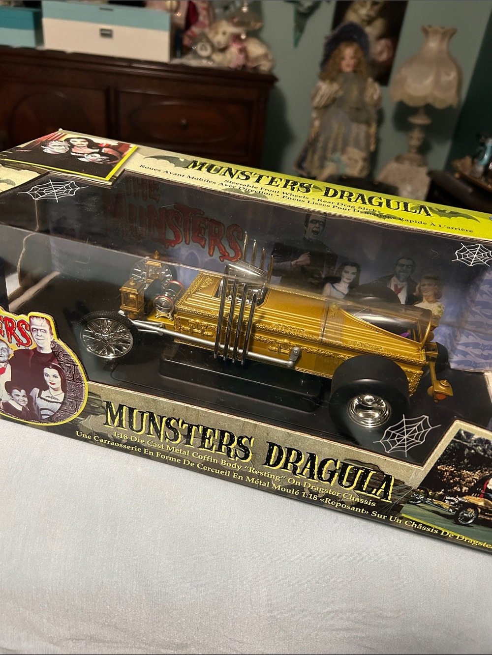 Munsters Dragula Die-Cast coffin coach 1:1/8 scale